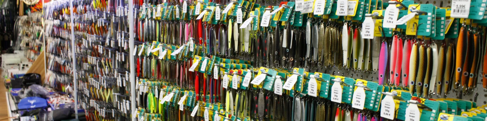 Köder und Zubehör im Laden